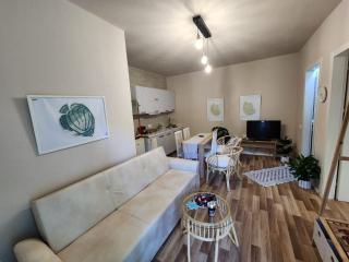 Lela's Studio - Durrës - 1