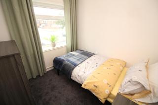 Exceptional 3 Bed, Great Location in Ashby Ideal for Travellers, Short Holiday Stays And Contractors - Brumby - 3