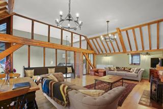 Chestnut Barn Runham 1880's Barn conversion - - 2