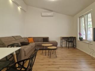 Apartman Anka - Komin - 1