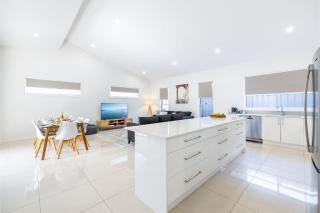 Daze on Dowling 25b Dowling Street WiFi, Air Conditioning 700 metres to the water - Nelson Bay - 2