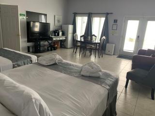 Q Estate Guest Suite heated indoor pool - Westport - 6