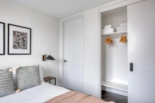 1BR in Hip E Village w Doorman Gym NYC-150 - New York - 2