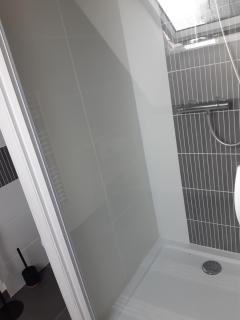 Cœur de ville, chambre confortable à louer en Bretagne - Saint-Méen-le-Grand - 4