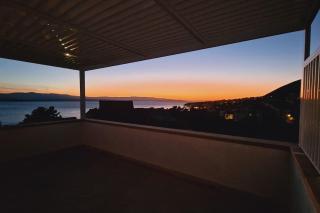 Stress Free Garden Holiday house - 9