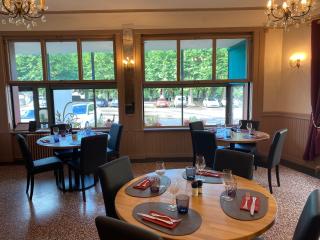 Hôtel-restaurant Les Trois Maures - Verdun-sur-le-Doubs - 2