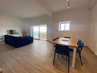 Beachfront Sliema Apartment - Sliema - 5