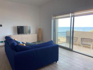Beachfront Sliema Apartment - Sliema - 2