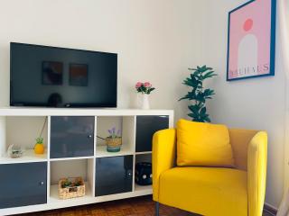 Funky Central Apt - 0