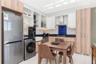 The Median Rosebank Luxury Apartment - Building with Generator - 4