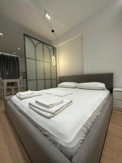 Britney's Apartments - Tirana - 7