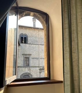 All’ombra del museo - Tarquinia - 0
