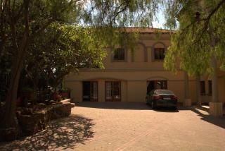 Aloha Lodge 2 Bedroom Apartment near Menlyn Sleeps 4 - Pretoria - 2