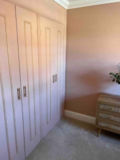 NEW! 3 bedroom. On-drive parking. Close to the A1 - Long Bennington - 1