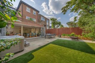Stunning 3B2Ba Huge entertaining space and hottub! - 6