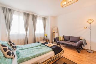 Top Location, near Schönbrunn, 2 min to U4 Längenfeldgasse - Wenen - 7