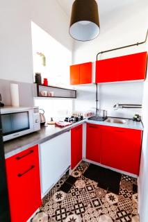 6th Floor Modern Apartment with French Balcony and City Views - Varsovia - 4