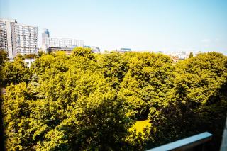 6th Floor Modern Apartment with French Balcony and City Views - Varsovia - 9
