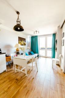 Bright 14th Floor Central Home with Balcony & Views - Varsovie - 0