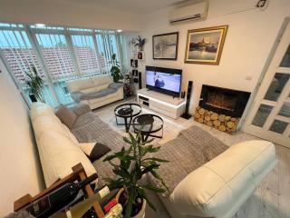 Apartmani Komatina Đenovići 3 LUX - 0