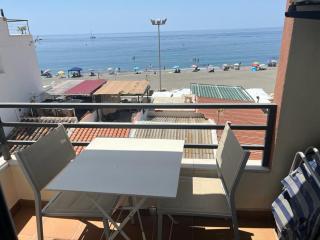 Maravilloso apartamento en primera linea de playa con vistas al mar en Caleta de Vélez 2 C - Caleta de Velez - 0