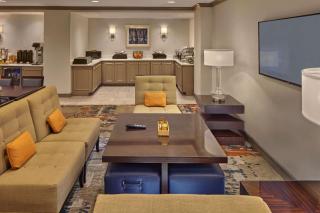DoubleTree by Hilton Little Rock - 1
