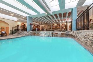 Embassy Suites by Hilton Kansas City Plaza - Kansas City - 3