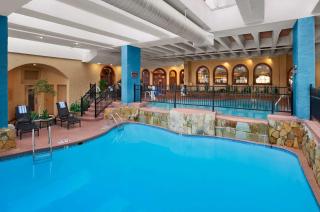 Embassy Suites by Hilton Kansas City Plaza - Kansas City - 2