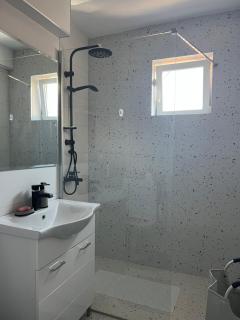 Icon Apartment - Pejë - 3