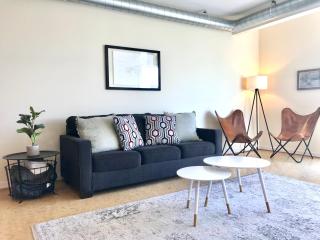Greensview Apt 2 Bedroom, 2 Bath - Beautiful views! - Charlottesville - 0