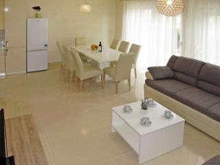 4 bedroom apartment with 3 bathrooms and private parking - Apartments Orange - Zadar - 7