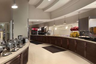 Embassy Suites by Hilton Alexandria Old Town - Alexandria - 4