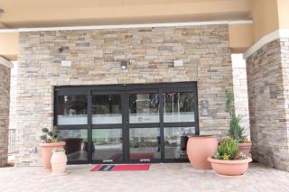 Hampton Inn & Suites Dallas Market Center - 9