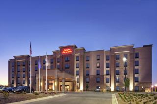 Hampton Inn & Suites Milwaukee/Franklin - Franklin - 9