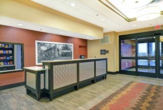Hampton Inn & Suites Milwaukee/Franklin - Franklin - 8