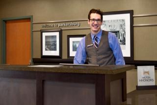 Hampton Inn and Suites Parkersburg Downtown - Parkersburg - 6
