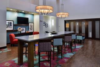Hampton Inn and Suites Hutto - Hutto - 4
