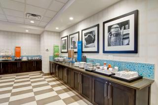 Hampton Inn & Suites by Hilton Saskatoon Airport - Saskatoon - 4