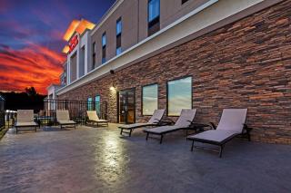 Hampton Inn & Suites Claremore - Claremore - 8