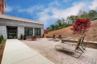 Hampton Inn & Suites Greenville Airport - Greenville - 8
