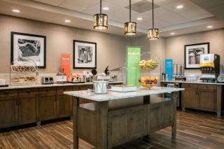 Hampton Inn & Suites Mason City, IA - Mason City - 4