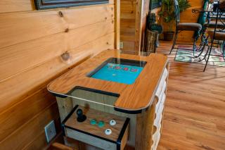 Easy Livin 2BR2BA One-Level Cabin Hot Tub, Fire Pit, Seasonal Views - 6