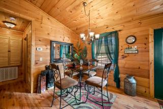 Easy Livin 2BR2BA One-Level Cabin Hot Tub, Fire Pit, Seasonal Views - 1