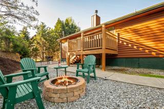 EASY LIVIN - SECLUDED FAMILY LOG CABIN - Sevierville - 0