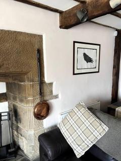 17th Century Cottage with Hidden Garden - Steeton - 2