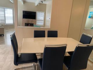 Pacific Breeze Right Next to Huntington Beach Pier! Steps from Beach!! - 7