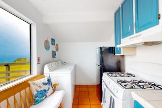 Saddle Point Ocean View Cottage - Elk - 1