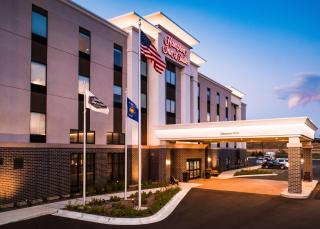Hampton Inn and Suites at Wisconsin Dells Lake Delton - 9