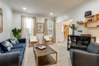 Beautiful, Sleek, and Modern 4 bdr Home Away from Home! - 3