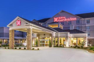 Hilton Garden Inn Salina - Salina - 0